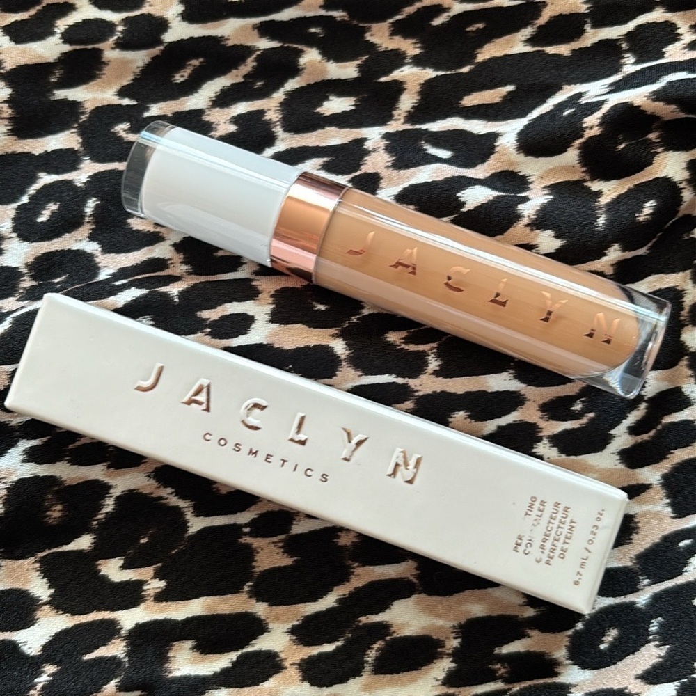 Brand New Jaclyn Cosmetics Perfecting Concealer Tan Red